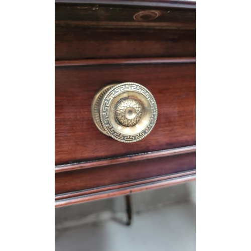 21 - AN EXCELLENT IRISH GEORGIAN DROP LEAF PEMBROKE TABLE, circa 1790 with a chamfered edge on ring turne... 