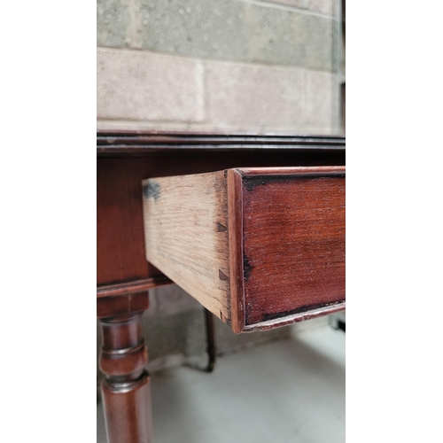 21 - AN EXCELLENT IRISH GEORGIAN DROP LEAF PEMBROKE TABLE, circa 1790 with a chamfered edge on ring turne... 