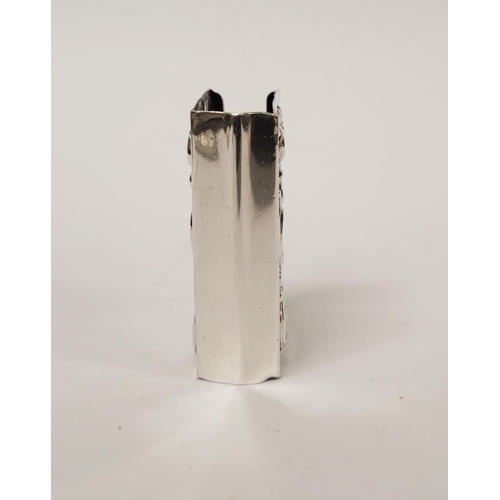 170 - A MIXED SILVER BOX / CASE LOT: includes; (i) A sterling silver pill box/trinket box with raised reli... 