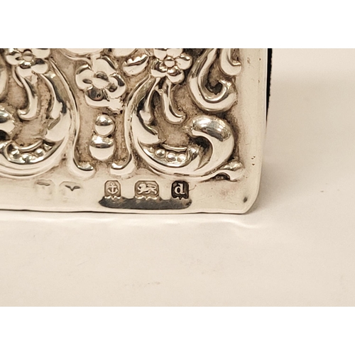 170 - A MIXED SILVER BOX / CASE LOT: includes; (i) A sterling silver pill box/trinket box with raised reli... 