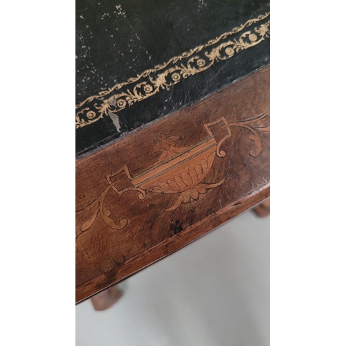 194 - A GOOD QUALITY LATE 19TH / EARLY 20TH CENTURY WALNUT VENEERED DAVENPORT DESK, with gilt tooled black... 