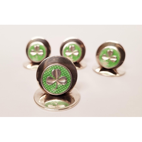 27 - AN EARLY 20TH CENTURY CASED SILVER SET OF FOUR SHAMROCK DECORATED PLACENAME / MENU HOLDERS, each wit... 