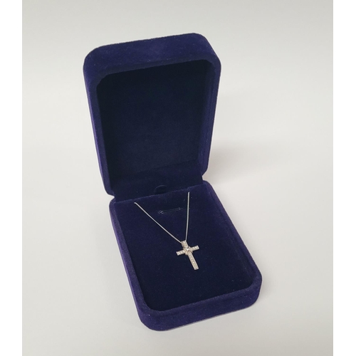33 - A 9CT WHITE GOLD DIAMOND SET CROSS PENDANT ON A 9CT CHAIN, a beautiful diamond 9ct white gold cross ... 