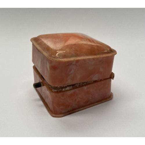 119 - A SOLID 18CT GOLD SIGNET RING, hallmarked London, with a date letter of ‘h’ for 1923. Ring size: Q. ... 