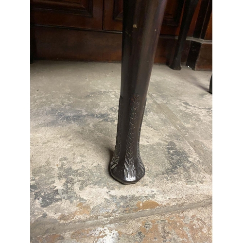 184 - AN 18TH CENTURY MAHOGANY DROP LEAF DINING TABLE, circular top with carved beaded border raised on le... 