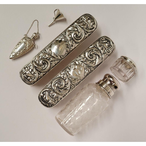 187 - A MIXED SILVER DRESSING TABLE LOT: includes; (i) A pair of silver topped clothes brushes, each 15cm ... 