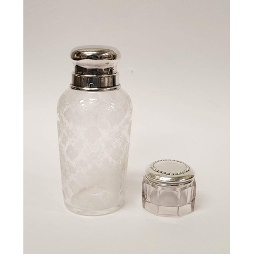 187 - A MIXED SILVER DRESSING TABLE LOT: includes; (i) A pair of silver topped clothes brushes, each 15cm ... 