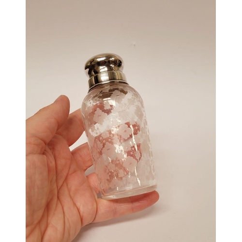 187 - A MIXED SILVER DRESSING TABLE LOT: includes; (i) A pair of silver topped clothes brushes, each 15cm ... 