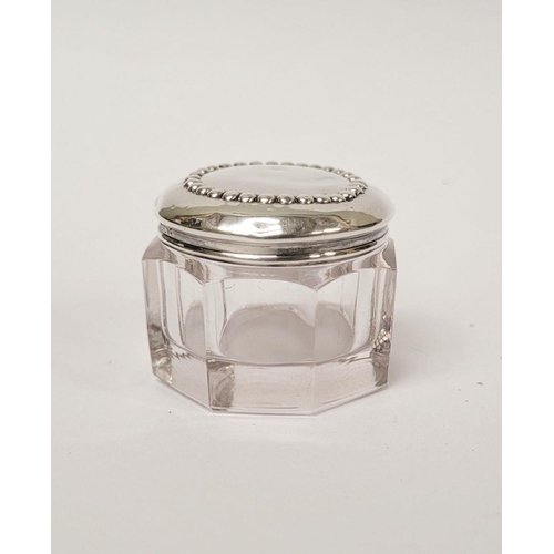 187 - A MIXED SILVER DRESSING TABLE LOT: includes; (i) A pair of silver topped clothes brushes, each 15cm ... 