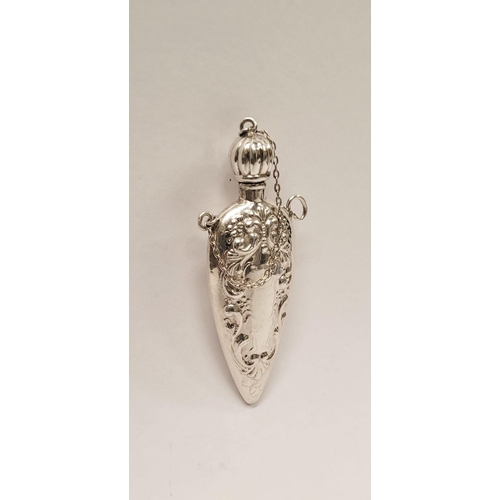 187 - A MIXED SILVER DRESSING TABLE LOT: includes; (i) A pair of silver topped clothes brushes, each 15cm ... 