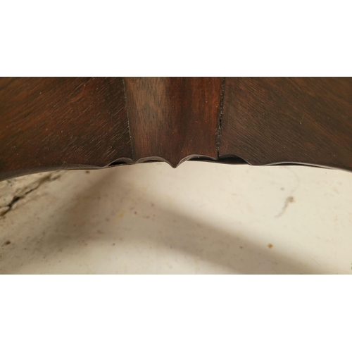224 - A VERY GOOD QUALITY IRISH MAHOGANY LATE 18TH CENTURY / EARLY 19TH CENTURY TIP UP TABLE, the circular... 