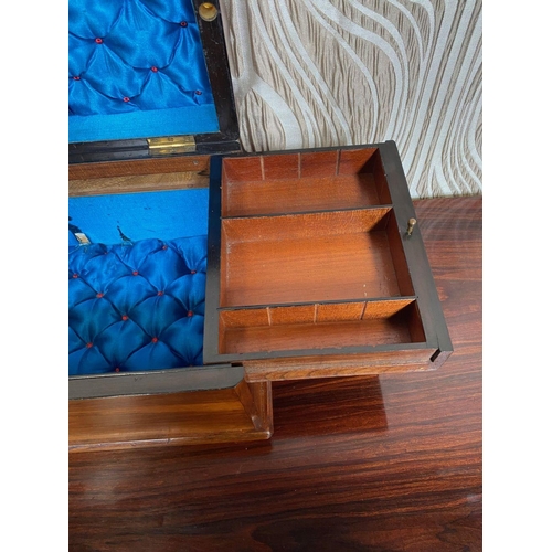 64 - A VERY GOOD QUALITY 19TH CENTURY WALNUT JEWELLERY BOX, this is a very good jewellery box, to the lid... 