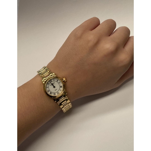 80 - A RAYMOND WEIL GENEVE SAXO LADIES 18K ELECTROPLATED QUARTZ WRISTWATCH, the face diameter is 27.5mm, ... 