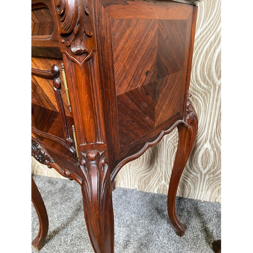 81 - A FINE PAIR OF ROSEWOOD MARBLE TOPPED CABINETS / LAMP TABLES, each with a single drawer to the top, ... 