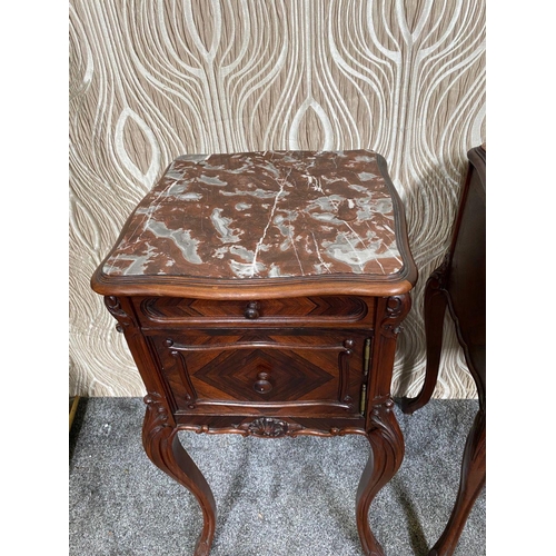 81 - A FINE PAIR OF ROSEWOOD MARBLE TOPPED CABINETS / LAMP TABLES, each with a single drawer to the top, ... 