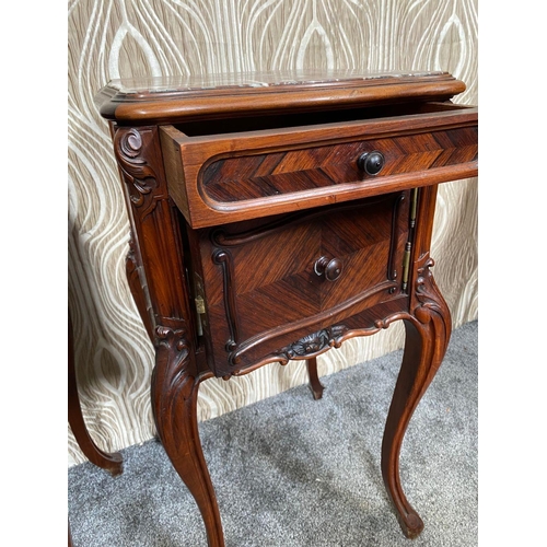 81 - A FINE PAIR OF ROSEWOOD MARBLE TOPPED CABINETS / LAMP TABLES, each with a single drawer to the top, ... 