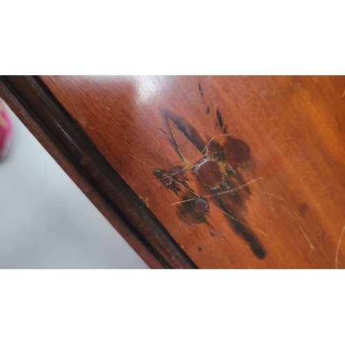92 - AN IRISH GEORGIAN MAHOGANY DROP LEAF ‘HUNTS’ TABLE, the deep ‘D’ shaped leaves lift up and rest on a... 