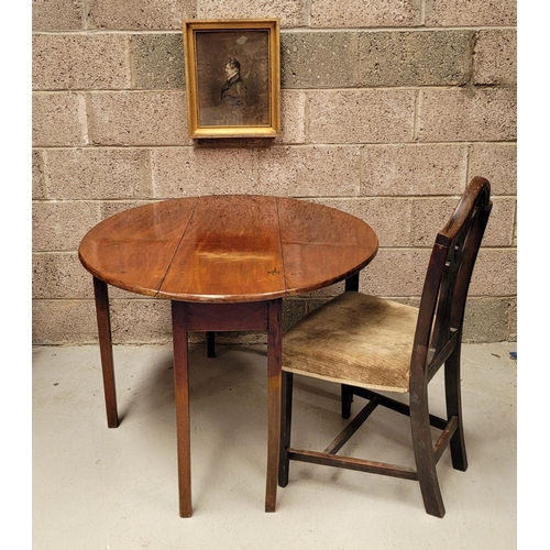 92 - AN IRISH GEORGIAN MAHOGANY DROP LEAF ‘HUNTS’ TABLE, the deep ‘D’ shaped leaves lift up and rest on a... 