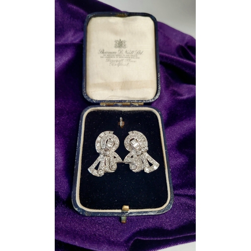 10 - A WONDERFUL ART DECO PAIR OF SPARKING DIAMOND EARRINGS IN PLATINUM, circa 1950s, with an approximate... 