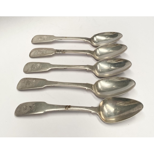 113 - FIVE GEORGE IV IRISH SILVER TEASPOONS, Maker Thomas Farnett & William Law & Son Dublin 1823, rat-tai... 