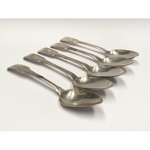 113 - FIVE GEORGE IV IRISH SILVER TEASPOONS, Maker Thomas Farnett & William Law & Son Dublin 1823, rat-tai... 