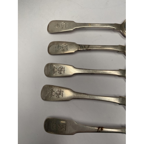 113 - FIVE GEORGE IV IRISH SILVER TEASPOONS, Maker Thomas Farnett & William Law & Son Dublin 1823, rat-tai... 