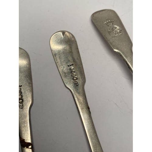 113 - FIVE GEORGE IV IRISH SILVER TEASPOONS, Maker Thomas Farnett & William Law & Son Dublin 1823, rat-tai... 