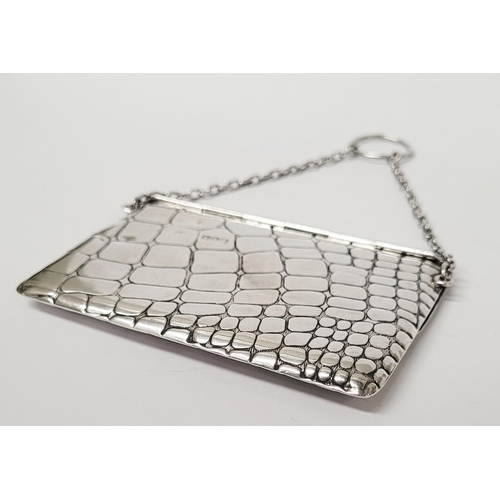 12 - AN EARLY 20TH CENTURY EDWARDIAN SILVER EVENING ‘DANCE CARD’ PURSE of rectangular envelope form with ... 