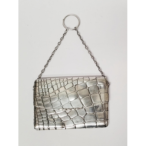 12 - AN EARLY 20TH CENTURY EDWARDIAN SILVER EVENING ‘DANCE CARD’ PURSE of rectangular envelope form with ... 