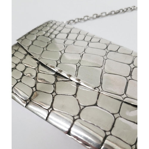 12 - AN EARLY 20TH CENTURY EDWARDIAN SILVER EVENING ‘DANCE CARD’ PURSE of rectangular envelope form with ... 