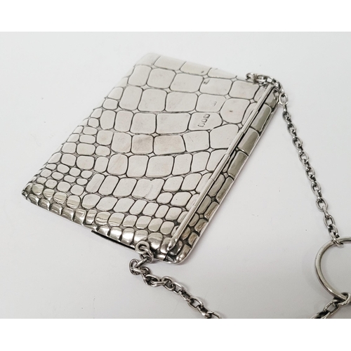 12 - AN EARLY 20TH CENTURY EDWARDIAN SILVER EVENING ‘DANCE CARD’ PURSE of rectangular envelope form with ... 