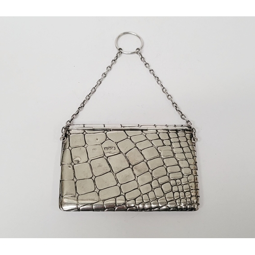 12 - AN EARLY 20TH CENTURY EDWARDIAN SILVER EVENING ‘DANCE CARD’ PURSE of rectangular envelope form with ... 