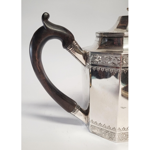 123 - AN EXQUISITE LATE 18TH CENTURY GEORGE III SILVER TEA POT BY ROBERT HENNELL I, the octagonal shaped p... 