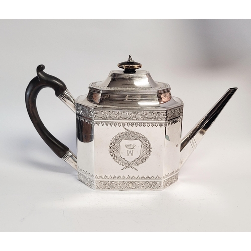 123 - AN EXQUISITE LATE 18TH CENTURY GEORGE III SILVER TEA POT BY ROBERT HENNELL I, the octagonal shaped p... 