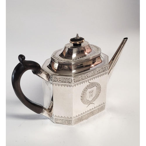 123 - AN EXQUISITE LATE 18TH CENTURY GEORGE III SILVER TEA POT BY ROBERT HENNELL I, the octagonal shaped p... 