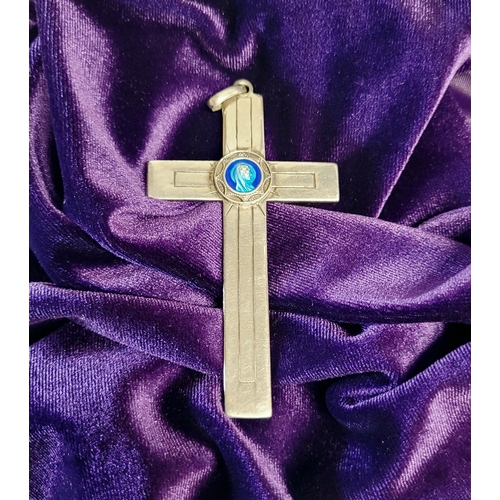 159 - AN IRISH – CORK – SILVER CROSS PENDANT, with central blue Mary profile; surrounded by a star decorat... 