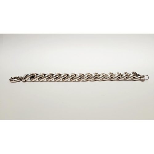 163 - A VERY GOOD QUALITY STERLING SILVER LINK BRACELET, opens to 20.5cm, weight: 2ozt. Marked 925.