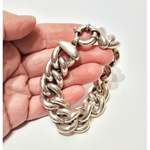 163 - A VERY GOOD QUALITY STERLING SILVER LINK BRACELET, opens to 20.5cm, weight: 2ozt. Marked 925.