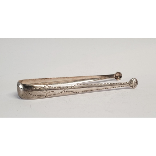 169 - AN IRISH 18TH CENTURY SILVER SUGAR TONGS, by the maker Benjamin Taitt. Circa 1790. Decorated with a ... 