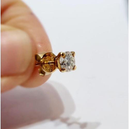 190 - A BEAUTIFUL PAIR OF 14CT YELLOW GOLD DIAMOND STUD EARRINGS, with colour of I-J & K-L, one stud 0.51c... 