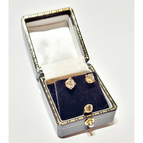 190 - A BEAUTIFUL PAIR OF 14CT YELLOW GOLD DIAMOND STUD EARRINGS, with colour of I-J & K-L, one stud 0.51c... 