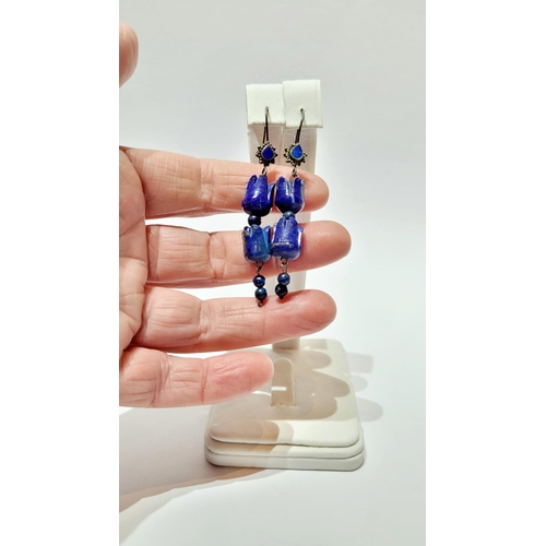 221 - A UNIQUE & BEAUTIFUL HAND CARVED LAPIS NECKLACE & EARRING SET, necklace comprising of individual car... 