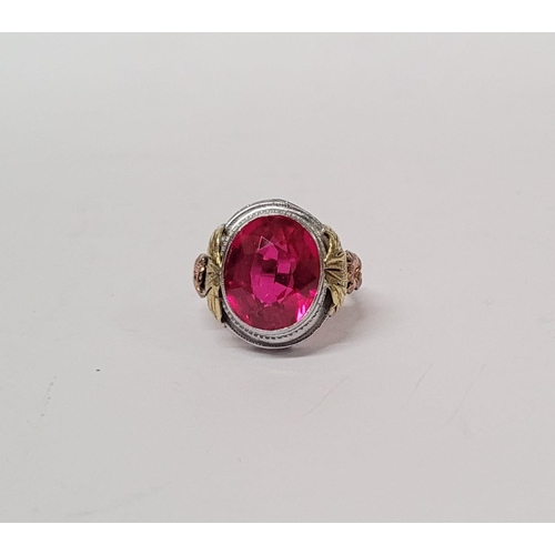 23 - A STUNNING 14CT WHITE GOLD PINK RUBY / TOURMALINE COCKTAIL RING, with yellow & rose gold accents to ... 