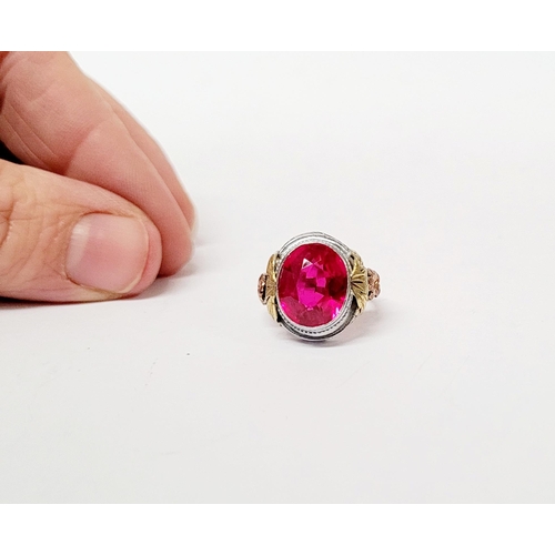 23 - A STUNNING 14CT WHITE GOLD PINK RUBY / TOURMALINE COCKTAIL RING, with yellow & rose gold accents to ... 