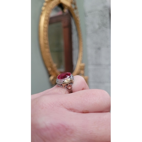 23 - A STUNNING 14CT WHITE GOLD PINK RUBY / TOURMALINE COCKTAIL RING, with yellow & rose gold accents to ... 