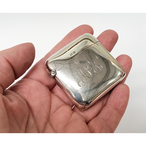 24 - AN EARLY 20TH CENTURY SILVER VESTA CASE WITH GILT INTERIOR, maker’s mark of S&B M for Smith & Bartla... 