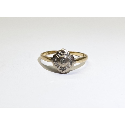 240 - AN ELEGANT 9CT YELLOW GOLD DIAMOND CLUSTER RING, with central round cut diamond surrounded by four r... 