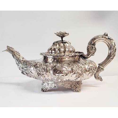 28 - A VERY FINE MID 19TH CENTURY IRISH SILVER TEA SET BY FREDERICK MANN & SON, the body of each piece ex... 