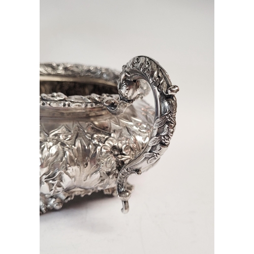 28 - A VERY FINE MID 19TH CENTURY IRISH SILVER TEA SET BY FREDERICK MANN & SON, the body of each piece ex... 