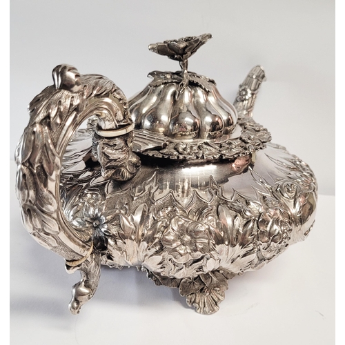 28 - A VERY FINE MID 19TH CENTURY IRISH SILVER TEA SET BY FREDERICK MANN & SON, the body of each piece ex... 